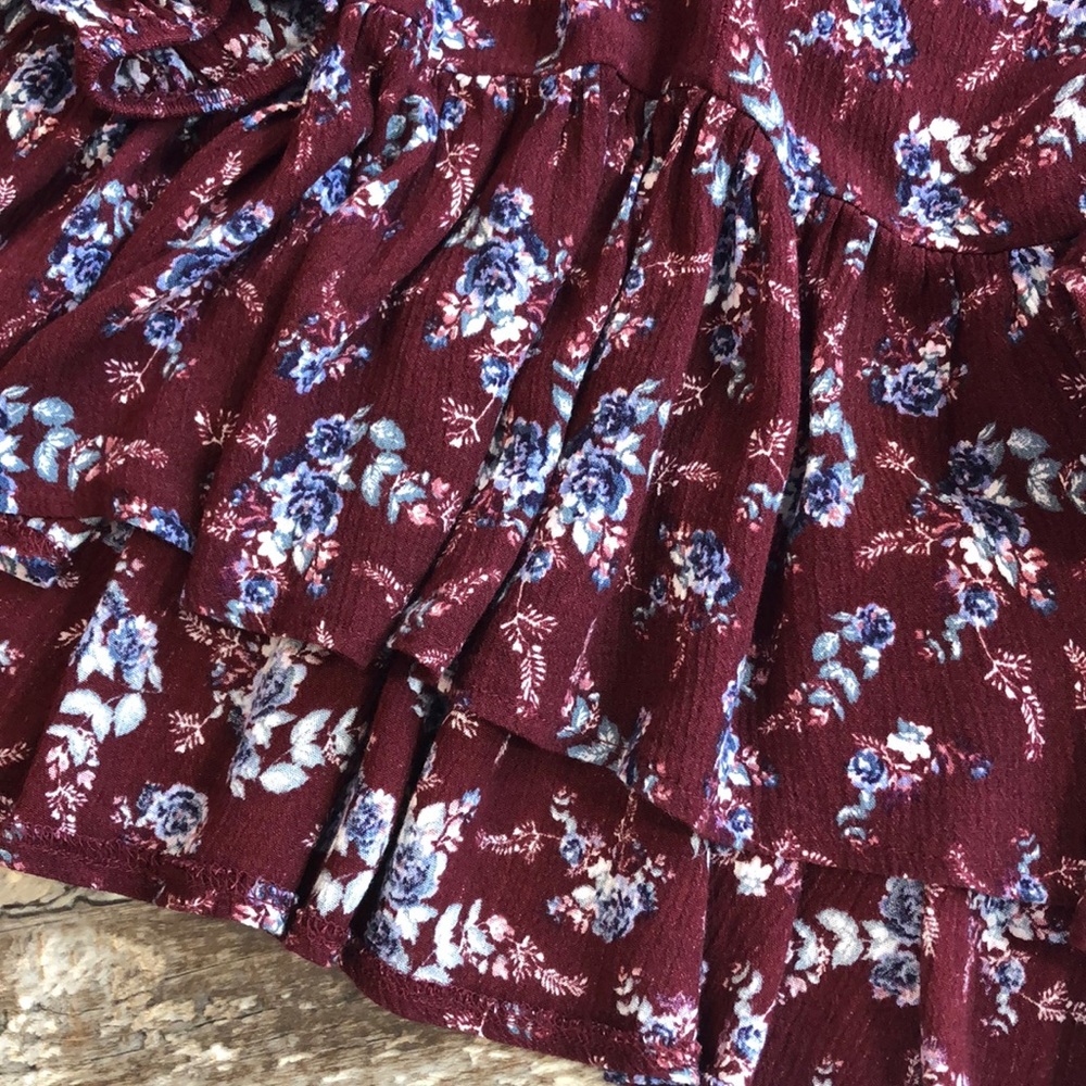 American Eagle Ruffled Top - Picture 4 of 6